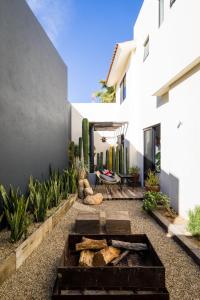 Outsite Los Cabos - Work, Connect, Explore
