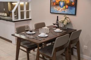 EVIS HOME - Vinhomes DCapitale Luxury Serviced Apartment