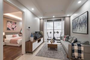 EVIS HOME - Vinhomes DCapitale Luxury Serviced Apartment