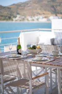 Androsea Sea View Suite - Ideal Family Retreat