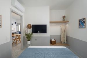 Androsea Sea View Suite - Ideal Family Retreat