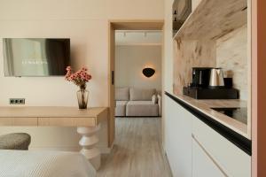 Persante Sunrise Collection by Downtown Apartments