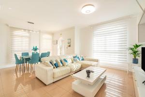VILLA MELYNA Private Heated Pool