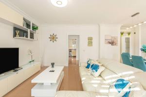 VILLA MELYNA Private Heated Pool