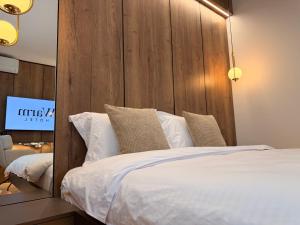 Warm Central ApartHotel