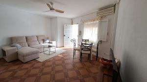 Cozy Apartment in Torrevieja, Within Walking Distance of the Seafront and Amenities
