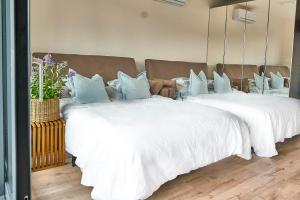 SZAFIROWE APARTAMENTY Z WIDOKIEM NA MORZE 4 kryty basen i sauna RESORT HEVENIA