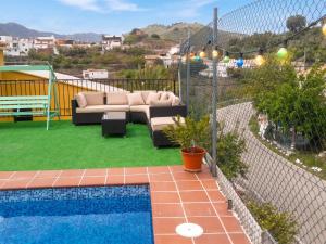 Quaint House in Canillas with Pool