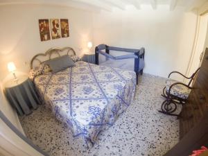 Quaint House in Canillas with Pool