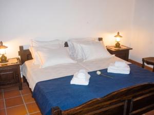 Charming house with fireplace, mountain view, Ponte da Barca