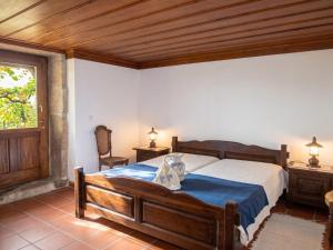 Charming house with fireplace, mountain view, Ponte da Barca