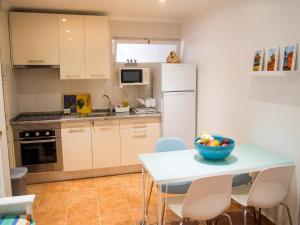 Charming House in Albufeira with Shared Pool