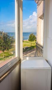 Charming Apartment in El Grove, Sea View
