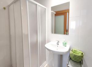 Modern Apartment in Guimarães, 50 m², Balcony