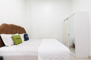 Urbanview Hotel Syariah near Polda Jambi