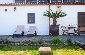 Charming Apartment in Los Silos, 80m² with Terrace