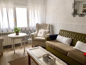 Charming House in El Poyo del Cid with Garden and Terrace