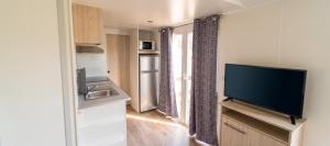 Bungalow with Shared Pool in Pataias + 30 m² + Pool.