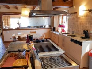 Cosy house with jacuzzi in Zugarramurdi