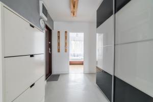 Osiedle Śmiałego Serene Apartment by BookingHost