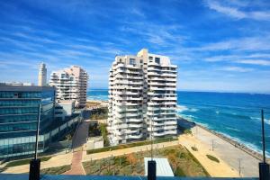 Marina Premium Residences