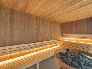 Chalet spacieux à Courchevel avec piscine et sauna - FR-1-568-27