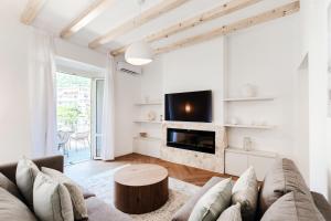 The Monti Residence - by MyHomeInComo
