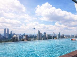 Regalia Residence KLCC Upper View Sky Pool Suite