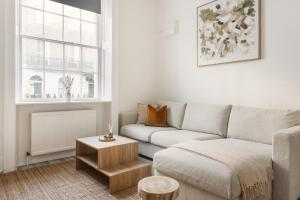 The Sherlock Sanctuary - Stylish Marylebone Flat