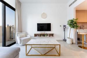 Premium Stunning 2-Bed Beachfront Apartment - Cyan Beach Residence