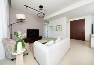 Seaside Hills 1BR with Sea View Balcony