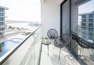 Gorgeous 1 Bed Apartment in Blue Bay Walk