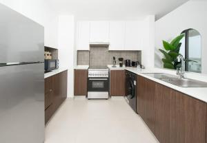 Stunning 2BR Sea View in Blue Bay Walk