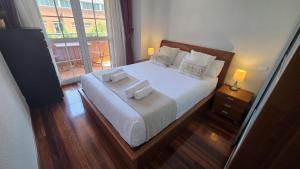 2 bedroom 2 bathroom apartment with pool and garage