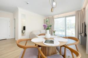 Rezydencja Niechorze D203 IDEALNY przy Plaży, Basen, Sauna i Jacuzzi w budynku - 5D Apartments