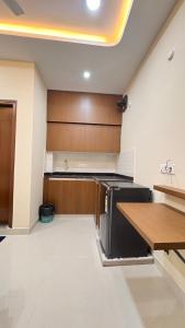Vaaraahi Elite Guest House N6