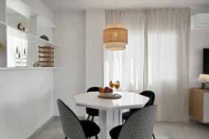 Cozy Calahonda Apt w Sea Views, Pool and Sunsets