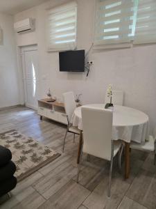 Apartmani Mira 2