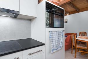 Cozy Diemtigtal Maisonette - Alpine Charm Parking
