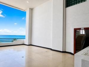 Oceanfront Duplex with Balcony El Laguito Cartagena