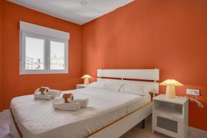 Bright 3BR Flat Central Shopping Area