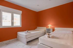 Bright 3BR Flat Central Shopping Area
