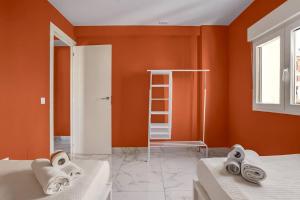 Bright 3BR Flat Central Shopping Area