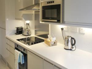12A Elm Court