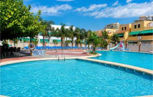 Cozy Apartment In Peñíscola With Swimming Pool