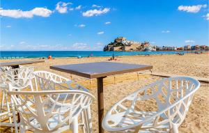 Cozy Apartment In Peñíscola With Swimming Pool
