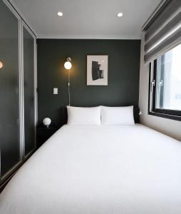 3BR Jong-RO Family House, 4Beds, 6 people