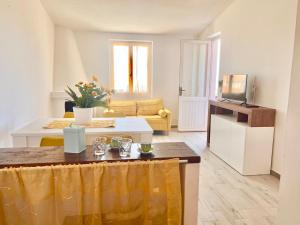 Il Girasole House