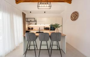 Stunning Home In Pridraga