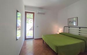 2 Bedroom Amazing Home In Gioiosa Marea